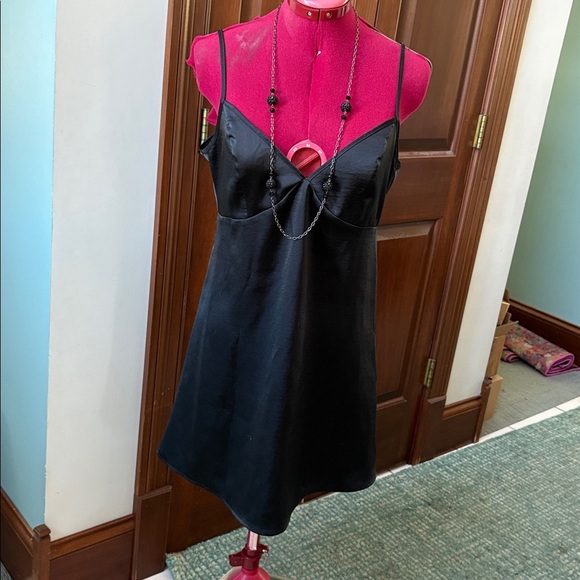 Forever 21 black dress lingerie mini
Open back spaghetti strap V-neck
Size M - Picture 1 of 13